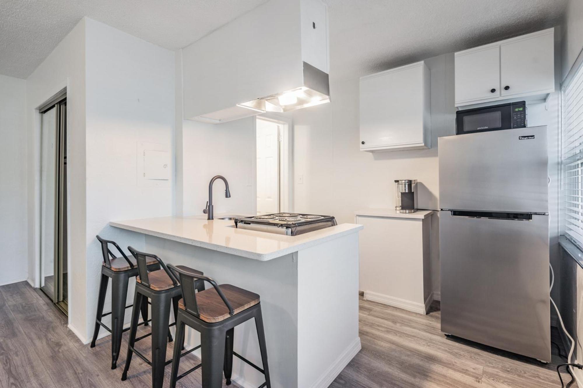 סיינט פיטרסברג Spacious Studio Apartment Near Nightlife & Dining! מראה חיצוני תמונה