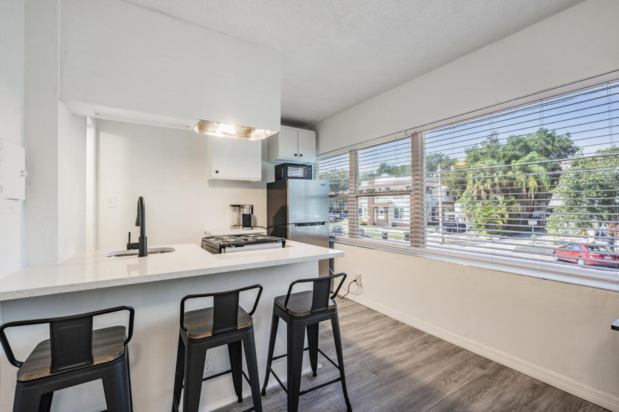 סיינט פיטרסברג Spacious Studio Apartment Near Nightlife & Dining! מראה חיצוני תמונה