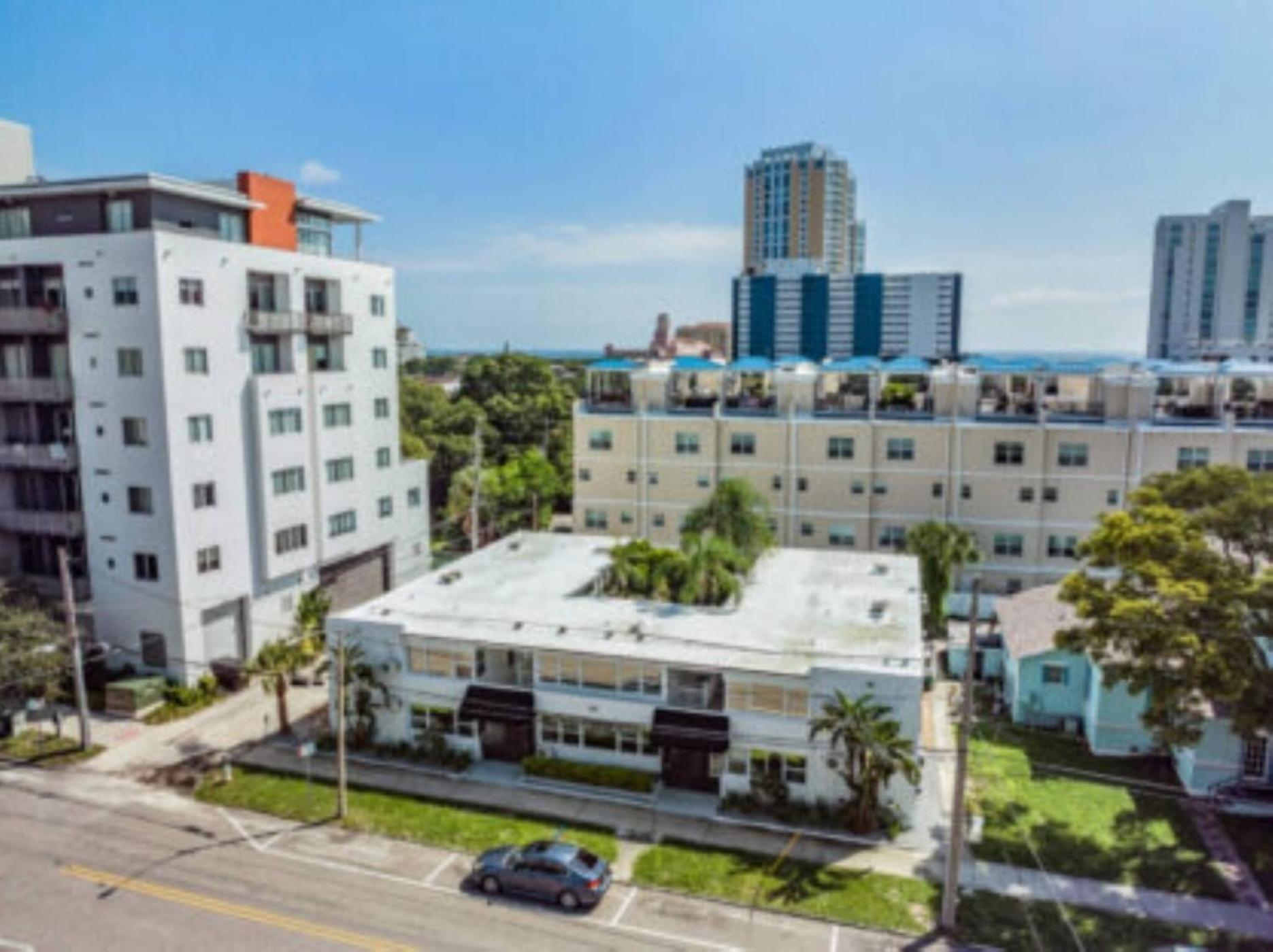 סיינט פיטרסברג Spacious Studio Apartment Near Nightlife & Dining! מראה חיצוני תמונה